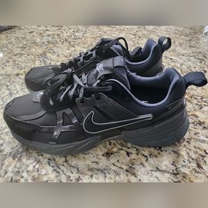 Nike Men's v2k run gore tex